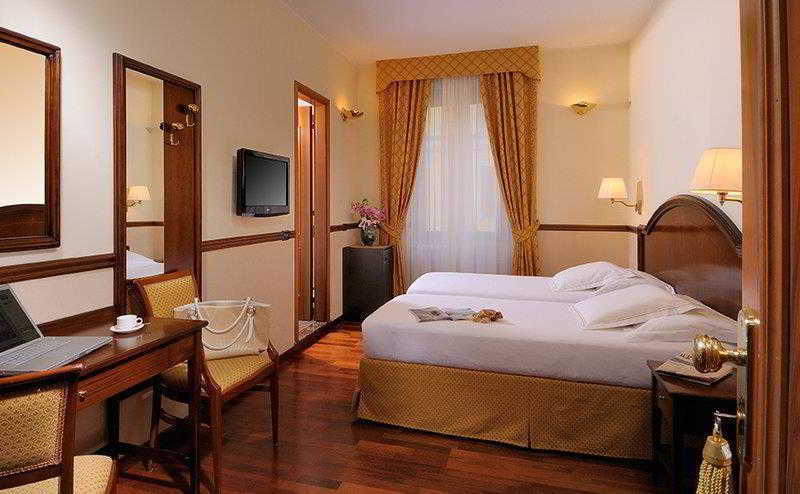 ワールドホテル カサティ 18 ミラノ エクステリア 写真